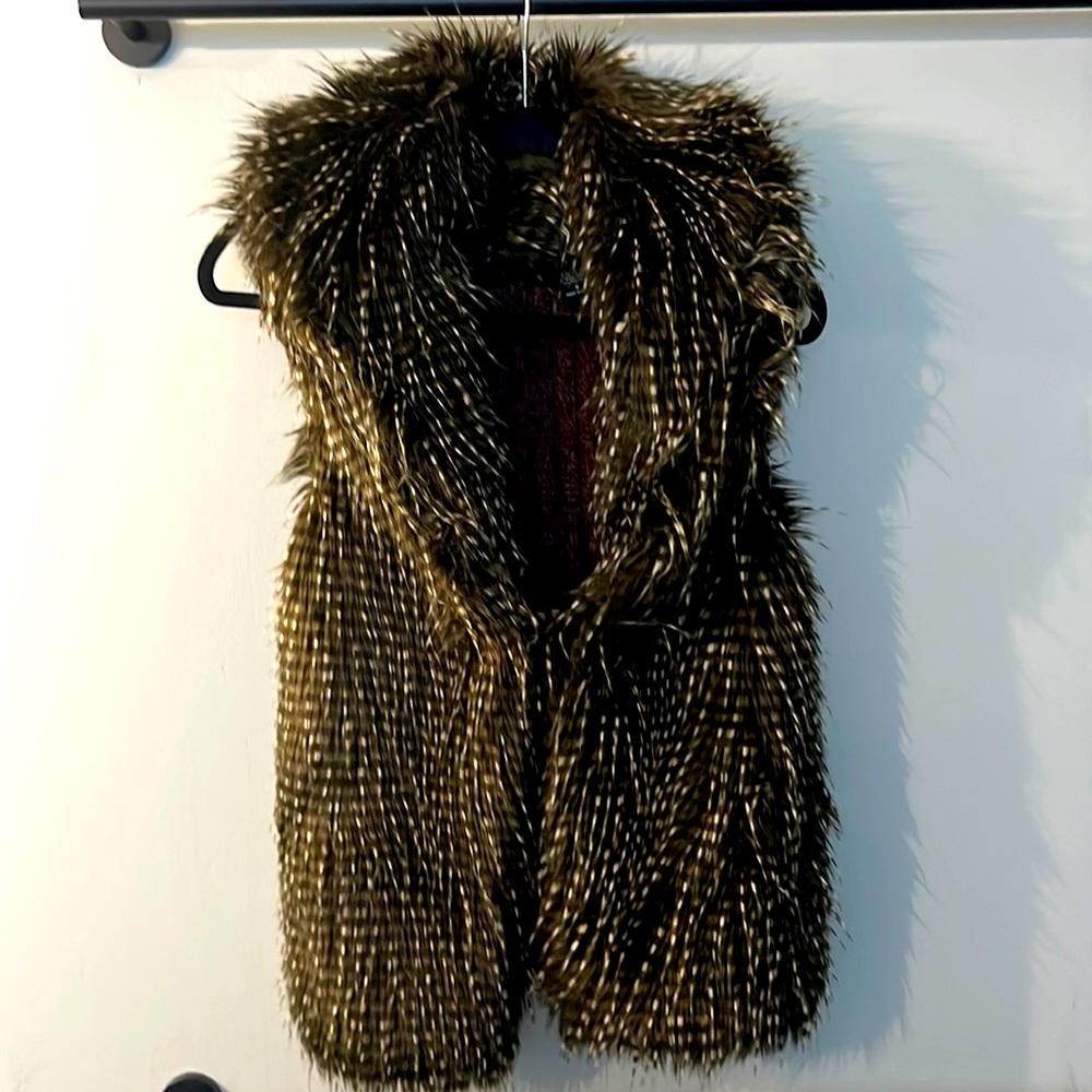 Moda international vest